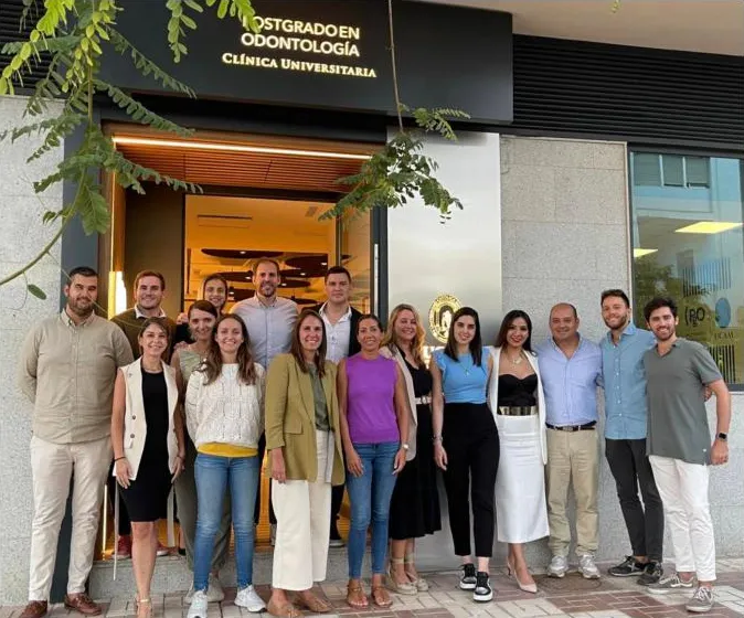 Alumnos en una formación de tresD