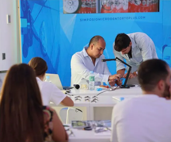 Alumnos en una formación de tresD